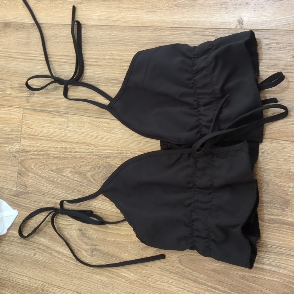 black cropped top